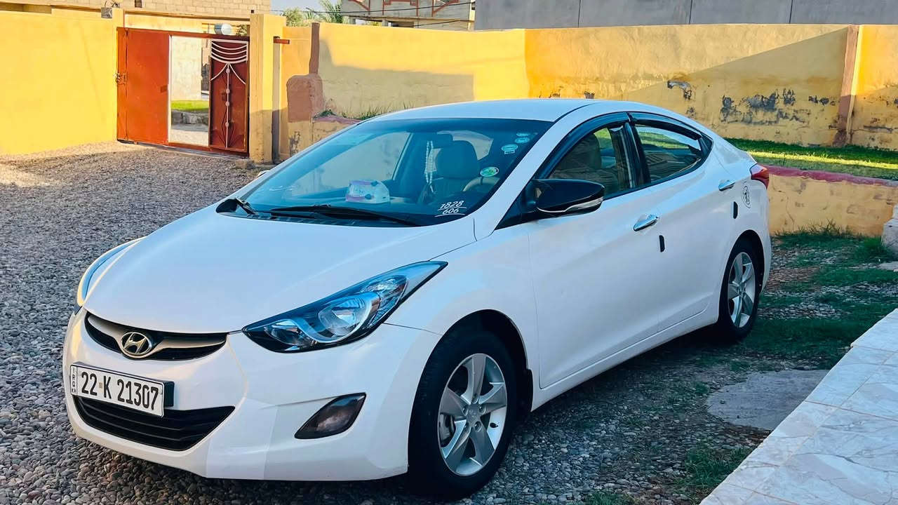 النتره 13 خليجي محرك 18 مفتوح شرط لاصرف ولانفخ بيها شخط بالباب الخلفي على الداير وبيها حالوب قليل جدا مايبين بيع او مراوس  الاتصال على رقم موبايل ***********
