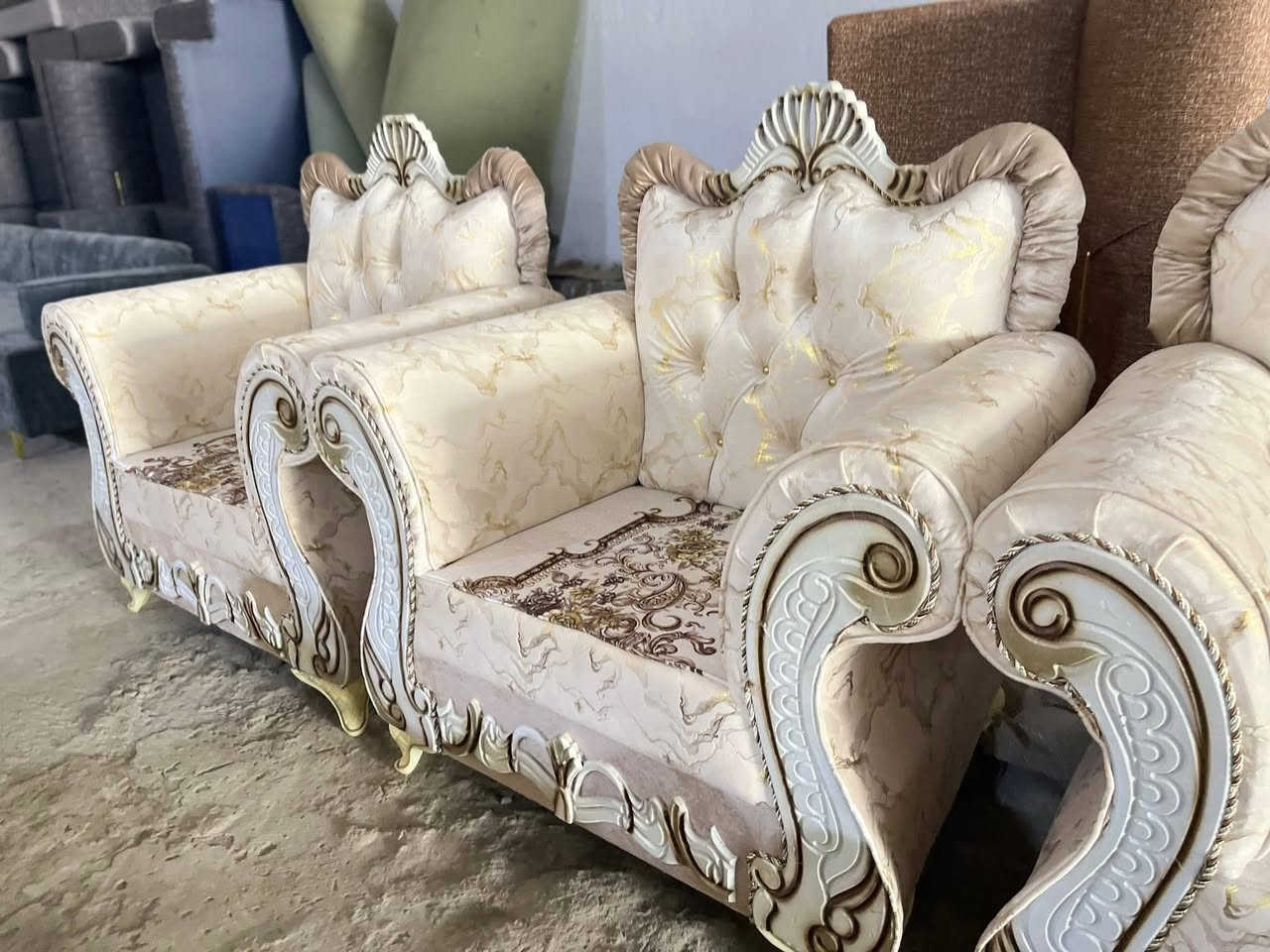 عروض رأس السنه بلشت 🤩🤩🔥🔥

انتباه شغل التسگام مو السوگي
خشب كلة جديد مو مستعمل ولا سگيبات
ضمان فتح البطانة ومشاهدة الهيكل 🔴

موصفات العمل 
المقعد بلوك اسود بلاويد
الهيكل خشب چام روسي غير مشروح او مقطع
اسفنج مميز اول ضد النزول مع الضمان
القماش تركي مبطن طبگتين

انسب الاسعار في العراق 
يوجد عرض تخفيض خاص لأصحاب الجملة والحاويات 🔴

🔴 تنويه مهم :
شغلنا تسگام فقط (شغل مصري درجة أولى)
نقدّم جودة حقيقية مو سوكي ✋

✅ تسگام بلوك أسود بلاويد
✅ قماش جديد وتر بروف
✅ ألوان حديثة
✅ أسعار جملة لأنّنا معمل مو بس معرض

📍 العنوان:
بابل – الهاشمية – تقاطع السياحي

📩 للحجز ومعرفة الأسعار:
راسل الصفحة أو واتساب 👇
📞 *********** – أستاذ حيدر ابو عبدالله
📞 *********** – حسنين الحربي
📞 *********** – أسامة السعدي

✨ جرب… واحكم بنفسك …

#معرض_الحربي_ابو_عبدلله_لتجارة_الاثاث_المنزلي_الجديد_والمتسعمل
#بابل #ديوان #تخم #تسگام #جملة
