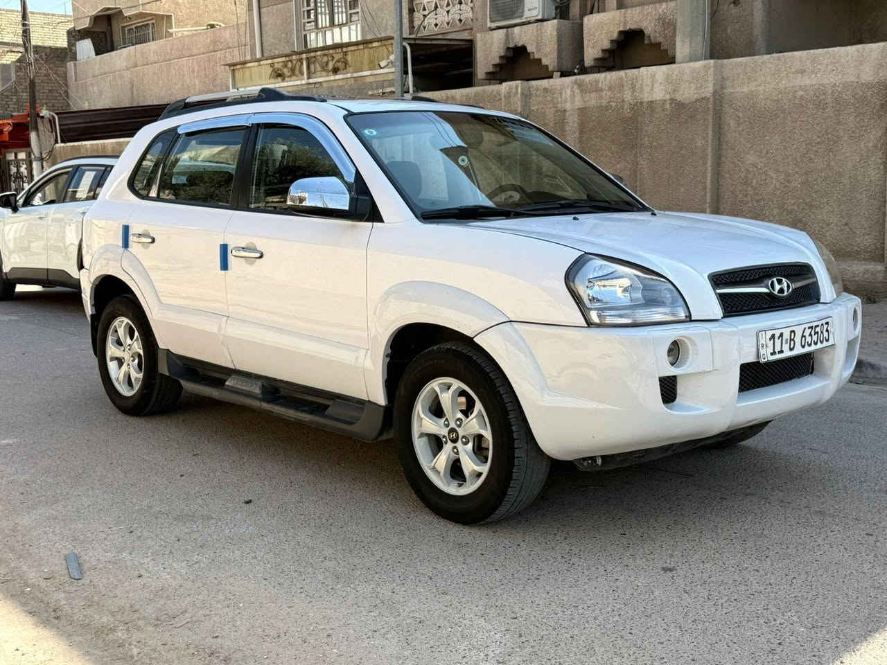 السلام عليكم توسان ٢٠٠٩ وارد خليجي مكفوله من الحادث والصبغ عدا كارت في خشم البنيد الباقي مكفولل محرك ٢٠٠٠ دوش اربعه سلندر السياره فول مواصفات فتحه +شاشه كاميرا تبريد ثلج صدر امامي خلفي جديد تخم تاير جديد كهربائيات كلها شغاله سياره جاهزه من جميع النواحي السعر ١١٨ وبيها مجال بسيط مكاني الدوره ابو دشير رقم الهاتف *********** بغداد, العراق
