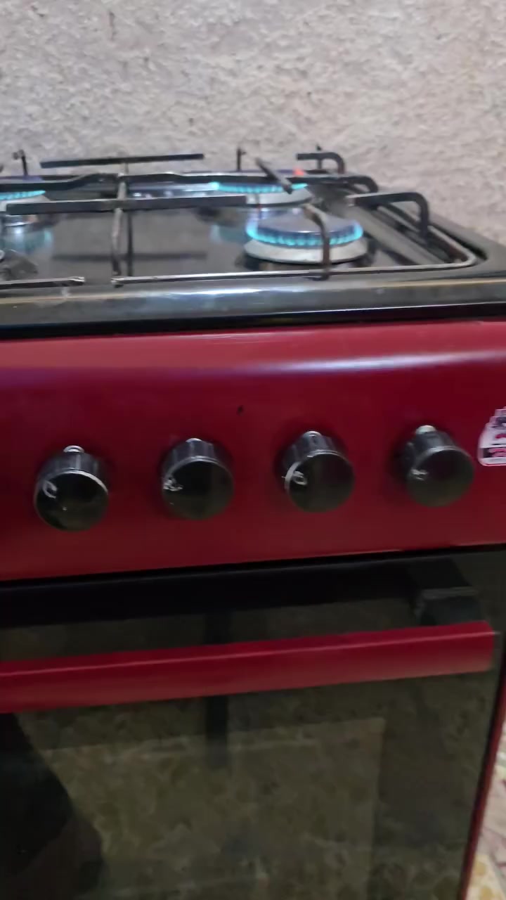 من رخصه الأدمن طباخ تركي أربع مشاعل نضيف اخو الجديد شرط الفحص سعره ٩٠الف الشراي يتصل *********** ٠٧٨
