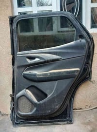 غراض باب سكن وخلف السكن باب جنطه (ماطور جام و بطانة وظفيرة و...الخ) لل...