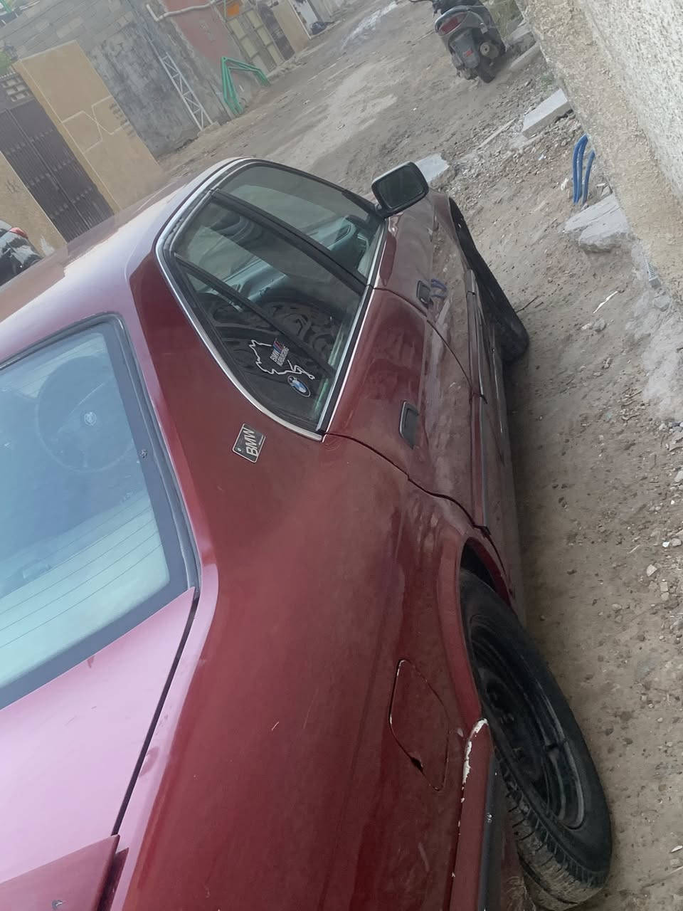 السلام عليكم بي ام 520سياره ابيعها حديده  بدون رقم  الي يريدها كامله او يريدها تفصيخ السعر٢٢،،التواصل ***********
