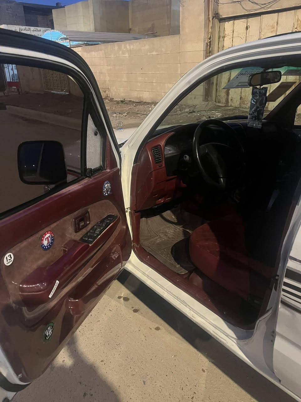 سلام عليكم متاح بيكم جمره ٢٠٠٣هايلوكس فول مواصفات دبل جكمجه جام كهربائي سياره تخم تاير حداديه كير مكينه بلاد شاصي وكاله مال شركه دوشمه وقرفه جديده بالكامل  رقم بصره مشروع وطني سنويه جديده  سياره بيه ملاحضات بسيطه بارد وصبغ. سياره مال جناي  ال س ع ر ٩٣$ وبيه مجال وشراي بيه خير ويدلل عنوان بصره الزبير *********** وحياكم الله
