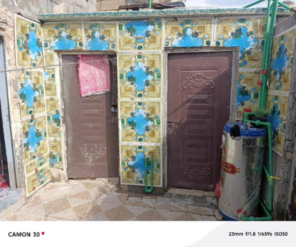 بيت 🏠 زراعي البيع بناء جديد توني سكنته صار 5ايام مساحه 130   يتكون من غرفتين وصاله ومطبخ  وديوانيه هيكل ومنور البيت سيراميك كوله   البيت مشمول بل تطويب بي وصل المنطقه بوابت حي صناعي ثلاجات قرب الحولي جديد تربيه جديده  كلهن   يمه  السعر 26 وبي مجال ***********
