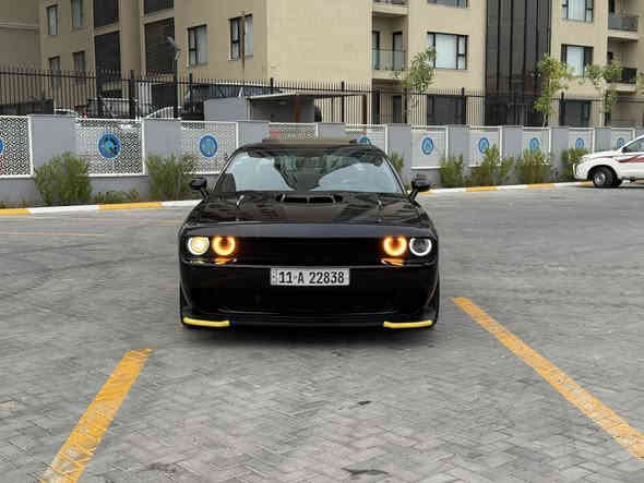 السلام عليكم 
دوج جالنجر shaker 2014
ماشيه 90 ميل 
فول مواصفات 
بصمه 
شاشه 
كأمره 
تحكم استيرن 
صدر امامي خلفي سكات باك 
سياره مزوده او مصروف عليها جديده 
سونارها موجود 
مكاني بغداد حي الجهاد 
السعر 119 
رقمي ***********
