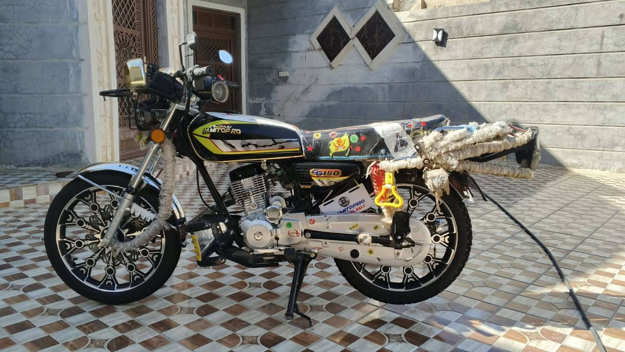 السلام عليكم دراجه نامه برو موديل ٢٥ محرك مامفتوح مايعوزه كلشي السعر 700 وبي مجال مكاني بيجي اتصل *********** متواجد فيس
