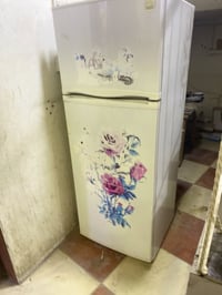 ثلاجه شغاله نظيفه  07800331165