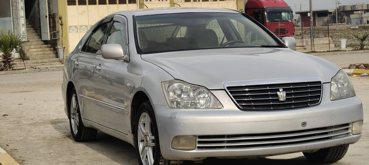 ١٨٢ بێ دوکەڵ
ناوزەردی. 3 دوگمە 
سوکان کارەبا 
سوکانی زۆر نەرموو خۆشە 
لایت ناوچەی کوێر 
بەس شوین موسە کانی بۆیاخە 
شاشە و کامیڕا 
جامەکانی هەڵگیراوە 
گێڕومەکینەی بەشەرت 
سەعری 55کەمیک مەجال
ژ.م***********
