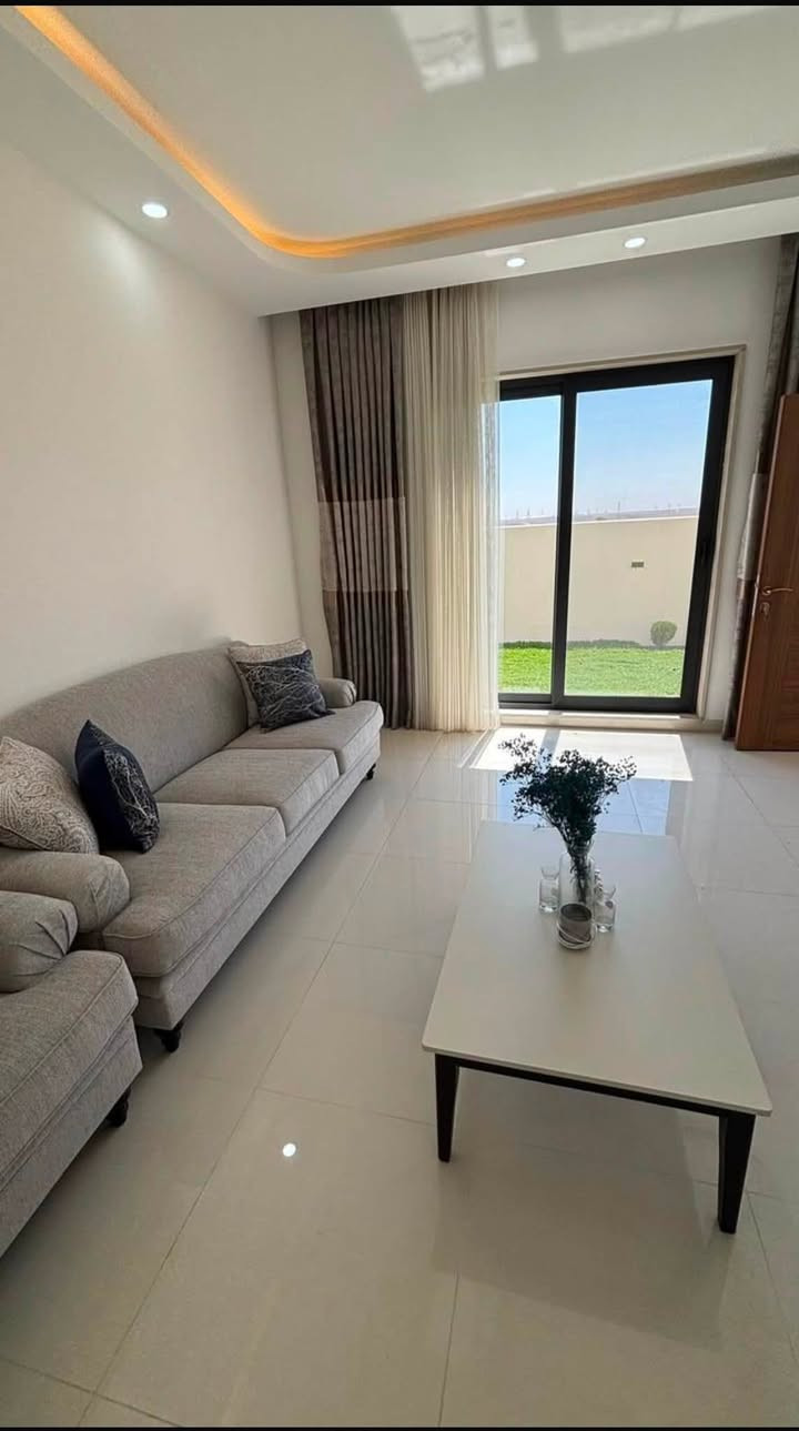 عروض مميزة دور سكنية للبيع داخل مجمع فلل أسوار البرج العاجي

امتلك دارك الآن بنظام أقساط مريح وبضمان المصرف العقاري!

المجمع حديث – آمن – مخدّم بالكامل – وبموقع استراتيجي في الجانب الأيمن من الموصل قرب دورة بغداد.

مواصفات الدور 🏡

 • المساحة: 200 متر

 • طابقين – ملك صرف

 • داخل مجمع فلل متكامل الخدمات
 •دار جاهز للسكن استلام فوري 

 • تصميم حديث + خصوصية عالية

نظام الأقساط للموظفين والمنتسبين

مقدمة فقط: 95مليون د.ع

125 مليون تُستقطع عن طريق المصرف العقاري

 • مدة السداد: 20 سنة

 • القسط الشهري: 548,000 الف دينار 

يتم التسجيل عبر أحد الخيارات التالية:

 1 - موظف راتبه يتجاوز 1,100,000 الف دينار

 2 - أو كفيل راتبه يتجاوز 1,100,000 الف دينار

 3 أو كفيلين مجموع رواتبهم 1,100,000 الف دينار

الموقع 📍

الموصل – الجانب الأيمن – قرب دورة بغداد

للحجز والاستفسار 
***********'.غيث
