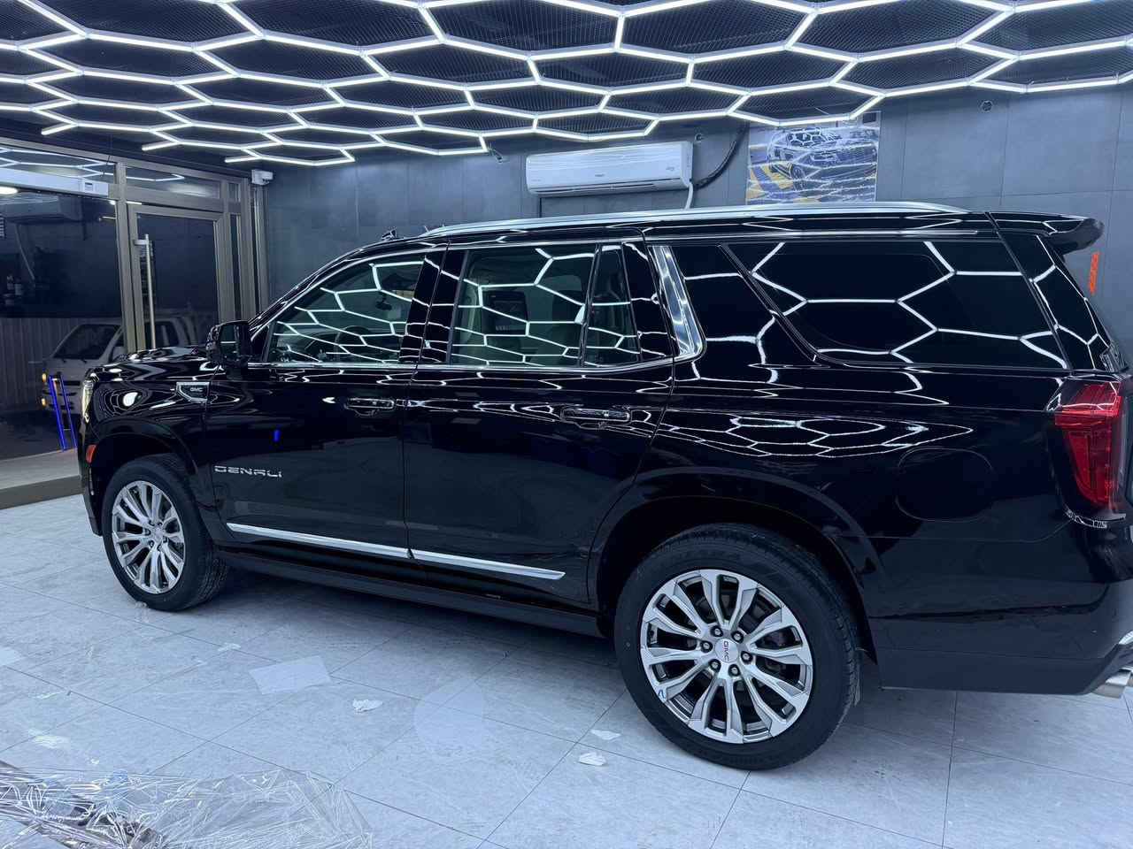 يالله
السلام عليكم جمسي دينالي 2023 فول موصفات 1/1 خليجي وكاله المنصور ViP منفصل  رقم بغداد الجديد باسمي هزه وفحص وسنويه كله جديد تخم تاير جديد بل كارتون سياره مكفوله كفاله عامه من ضربه وصبغ وتبديل ولفتح وبارد وحته من شخط كفاله عامه

مغلفه PPFبل كامل  

الموصفات.     دينالي 1/1

شاشه جبيره 

جكات 

داخل ابيض اوفايت 

بانروما سقف 

5كامرات 360 درجه 

ستيرن كهرباء 

رادارات امامي وخلفي وجانبي 

تحديد مسار 

داتشو 

مغلفه PPF

شاشه دجتل 

دوس كهرباء

جنطه كهرباء جلاق 

جميع الكشنات كهرباء وتدفئه وتبريد 

هيترات بل مري ومري شفط +قلاب 

خزن ميموري 

نقاط عمياء

حساسات امامي وخلفي 

اناره بل دوس 

شاشات بل تجاوي 

تحكمات ستيرن 

شاحن واير ليس 

سياره جديده احلى من صور 

معروفه موصفات الدينالي فول 1/1

سياره مكفوله كفاله عامه من كلشي كير ومكينه كفاله عامه مكان بغداد الاعظمية

السعر (540$) وبيه مجال 

الاستفسار. ***********
