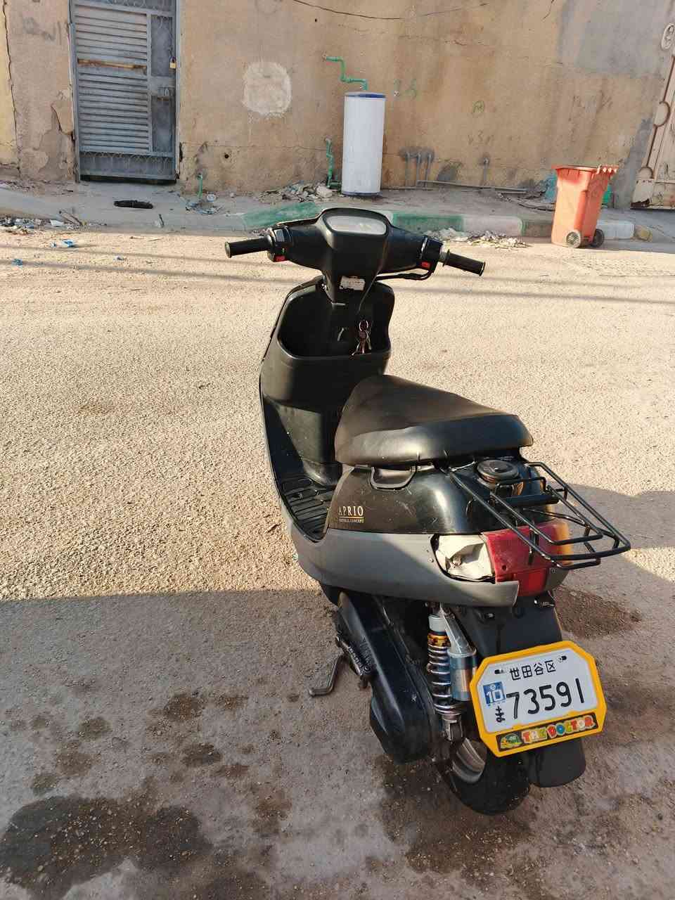 السلام عليكم
للبيع او مراوس 
بطه موديل 2000 دبل سكليتر 
شاصي مكفول
 محرك ناعم يخبل مفتوح مره وحده على ايدي شرط 
كهربائيات كامله سلف لايت بك لايت  
ناقصها بس كلوبات اشاير سعرهن 1000 دينار و هورن 
كفرات بلاديه نضيفه بس الامامي مكسور شويه  
دراجه كامله باتري جديد وكلجات وقايش جدد 
ونواقصها خفايف خارجيه بس 
السعر 325 وبيها مجال بسيط رقمي***********
مكاني كربلاء حي العسكري قرب صيدلية الرونق
