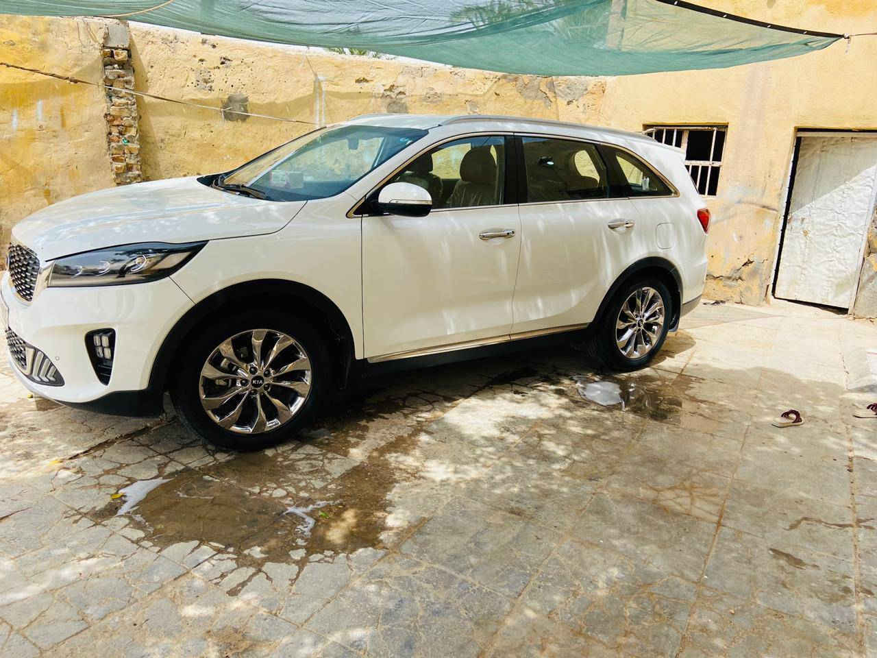 سورنتو مديل 2020 خليجي رقم بغداد دولي هزه سنويه جديده كفاله عامه ضربه وصبغ وتبديل  مكينه وكير كفاله  6سلندر 7راكب 3قطع تبريد ماشيه 80 بصمه تشغيل بصمه ابواب بردات شاشه حساسات امامي خلفي كشنات امامي كهربائى دبل شباك جنطه كهربائيه  اربع نضمه قياد 
 سياره جديده  استخدام شخصي. *********** مكان الرفاعي
