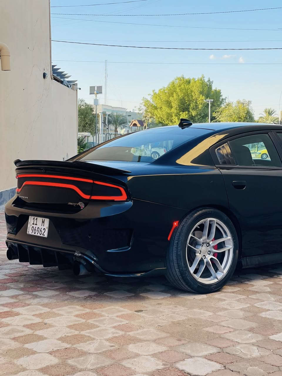 السعر 173 مستحيل اكو هيج جارجر بهسعر
جارجر ارتي 2018 رقم بغداد  باسمي 
سنويه ورقم جديد 
السياره حادثه خفيف فقط بنيد بدون قطرة دواخل لغد شاصي كفاله عامه مطلقه 
ومحدث مال SRT فقط مغلفه بدون صبغ وبالعراق بيه كارت بجاملغ الخلفي وبيه بارد بسيط سياره مكفوله من صبغ صور الحادث وسونر ضمن منشور 

المواصفات 
شاشاه كبيره حجم 8 انج 
كشن سائق كهرباء 
شفتات ستيرن 
دركه الياف فورجد 
تدفئة كشنات 
كامره دواره 
ويل حجم 20 روهانه + تخم تاير جديد 
خلفي 275 امامي 245 
حجر بيئة بلادي مملعوب بي 
عليه برمجة سيفتي كلش لطيفه مال وناسه طلقات وكتوف وباگات  يم مصطفى ايكل
لد متغير ع تليفون 
ولف حماوه ريسنك 
بلكات ريسنك 
فيول بم ريسنك 
دواخل كاربون فايبر 
عداد المسافة 60 كيلو 
اخوان سياره جديده واحلا من صور وعليه بولش ونانو سيراميك 
كلش هواي مصروف عليه 
وسعره بس 173 

بيع فقط واعتذر عن المراوس 
الشراي يتصل 
*********** اتصال 
*********** وتساب
