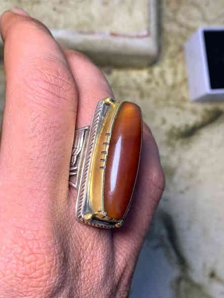 خاتمين عقيق ازرق وكبدي صياغه يدويه ثقيله
قياس الخاتمين22/23
ناصرية مركز 
***********
