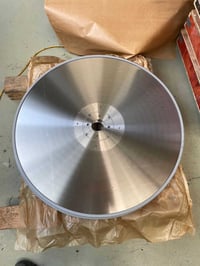 متوفر سكاكين LOG SAW مع حجر مسن +قايشات حراريه وجميع قطع غيار مكائن تص...