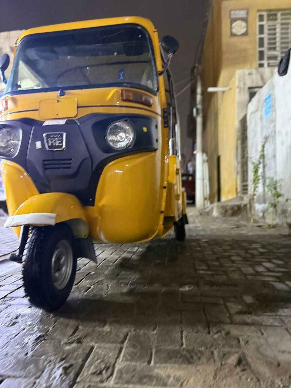 سلام عليكم تكتك موديل 22شهر 12كفاله عامه مكينه وكسل وكشر قطره صبغ مابيه أي ستفسار تصل *********** بغداد لحبيبيه
