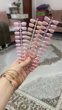 مستحضرات تجميل • جمال • للبيع