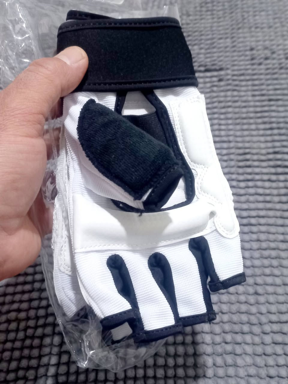 كفوف تدريب قتالية ب٥


**إذا كنت صاحب هذا الإعلان وتريد حذفه لأي سبب، رجاءا أرسل رسالة إلى الدعم الفني**