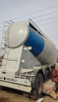 سايلو • شاحنة • للبيع