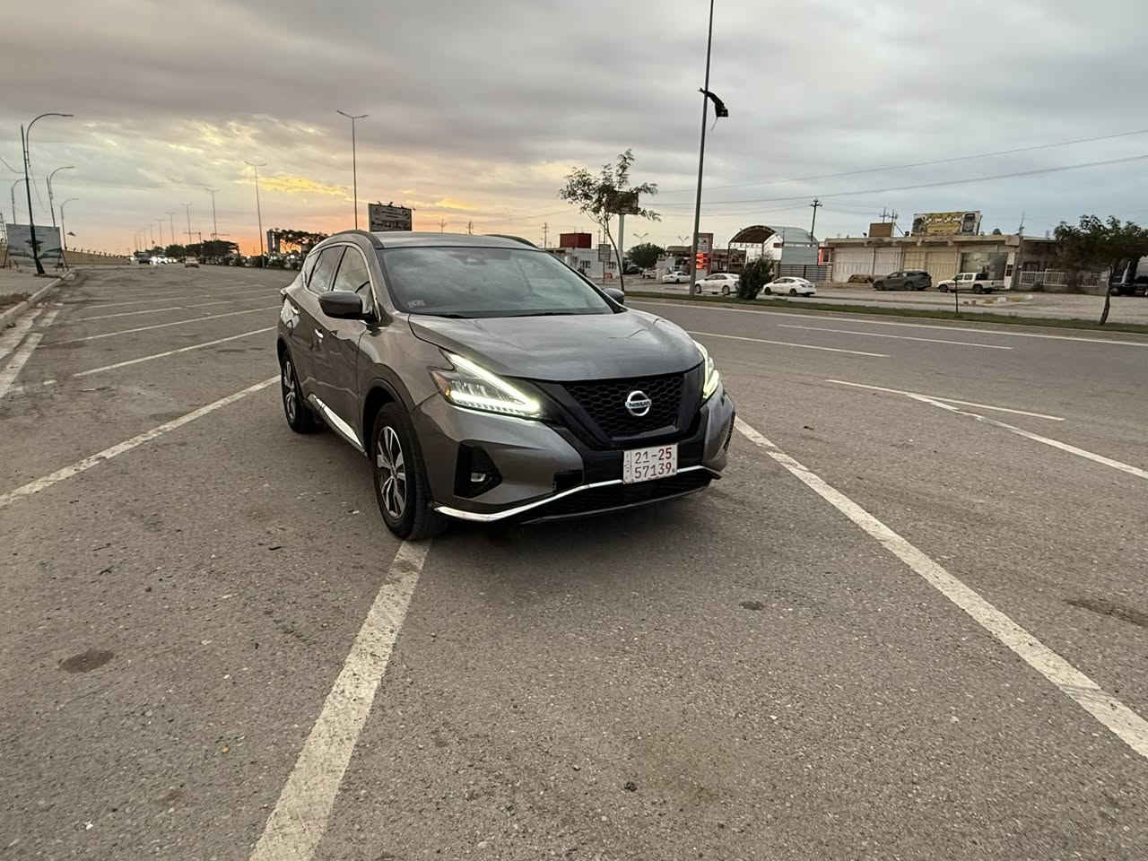 نيسان مورانو
2023
Sv awd
فول مواصفات 
بصمه
كشنات جلد 
كشنات هيتر
كشنين أمامي كهربائية 
شاشه كبير رادار جانبي
رادار امامي
رادار خلفي
لايتات led 
ليد امامي
جاملغ سكن صبغ بدون دواخل
مع ربع بونيت بدون دواخل بذون ايرباك
مكان سياره كركوك
***********
السعر ١٣٥ ورقه  ومجال بسيط
