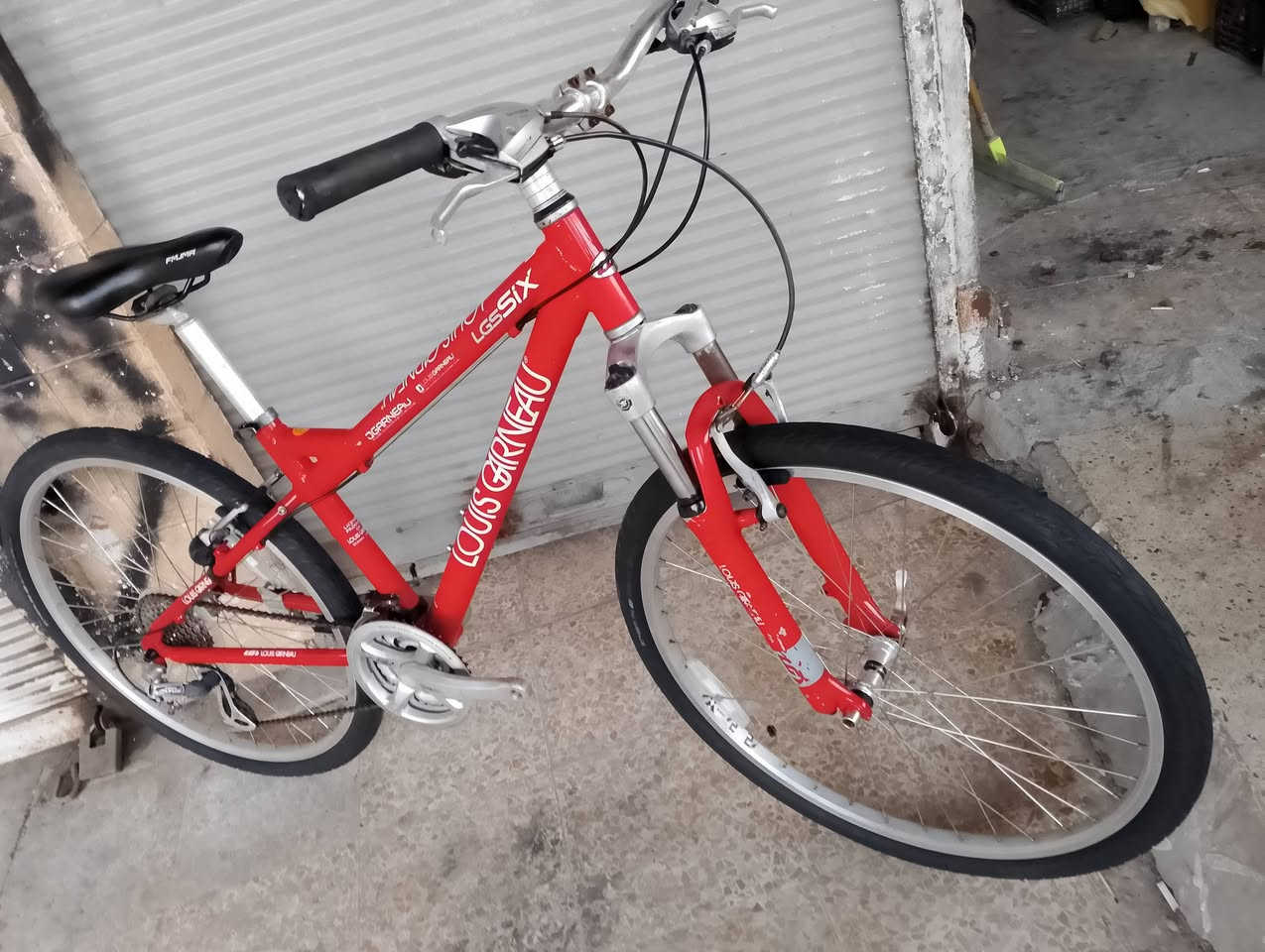 السلام عليكم
دراجة ماركة لويز كندي 
معدن المنيوم 
كير فقاس 8 ، 3 
السعر 170 ألف 
دراجة وضع حاوية غير مستخدم 
عنوان الموصل 
*********** بي واتس آب
