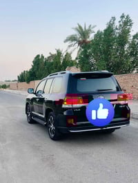 لاندكروزرVXSموصفات لكزز موديل 19كفالة عامة رقم بغداد بسمي دولي ماشية 6...