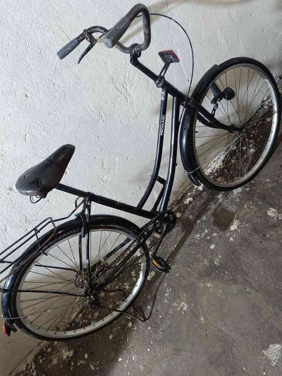 بايسكل للبيع السعر 70 ومجاله بسيط حك الجيه فقط دبل تايرات جدد بريكه قوي (تفاصيل اكثر ماعرف) مكاني بصره زبير


**إذا كنت صاحب هذا الإعلان وتريد حذفه لأي سبب، رجاءا أرسل رسالة إلى الدعم الفني**