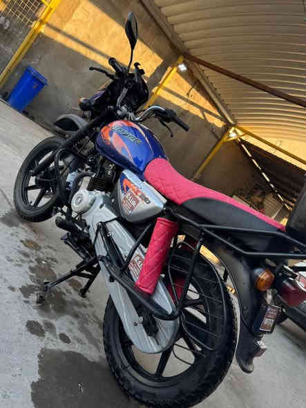 السلام عليكم عندي هاي بوكسر للبيع بدون اوراق نضيفه كلش رايدها قفل قفل 850 الف بيه فقط چواكيج صوت مال جواكيج نكره سلف كهربائيات كله شغاله مكاني بغداد
