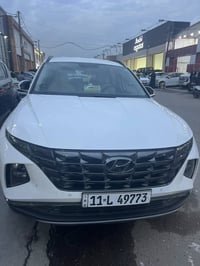 توسان ٢٤مكفوله ماشيه ٤٣بيها بارد قليل باب لعكس السايق خلفي سعر ٢٢٠وبيه...