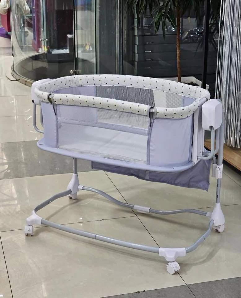 السلام عليكم 
توجد اغراض بيبي جديده مستعمله شهر واحد فقط بسعر جداً مناسب 
كرسي سياره عدد 2
 سريرkidilo عدد 2
 سرير متحرك كهربائي ماركه mustela عدد 1
كرسي طعام عدد 2 
للاستفسار التواصل على الرقم ***********
