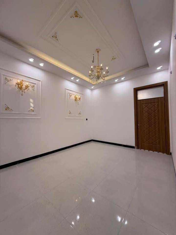 سلام 🙋‍♂️100متر مربعه مربعه بلاش بلاش 😲😲
#يعلن_مكتب_لاخوين_مقابل_قرية_لغدير_عمود291_مباشر

#بيت_100متر_مربعه  
#_قريبه_عله_شارع_لعام_ 

#بيت_طابو_زراعي_سند25

#سعر_٣٦
مليون_وبيه_مجال  

بناء حديث
غير مسكون
بناء ممتاز جدا 

 عنوان لبيت النجف 
#مقابل_ملحق_قرية_الغدير_مباشر 
يحتوي لبيت على+ غرفه1 +صاله +ستغبال +مطبخ +صحيات بلداخل +وصحيات بلخارج 

***********وتساب النجف, العراق
