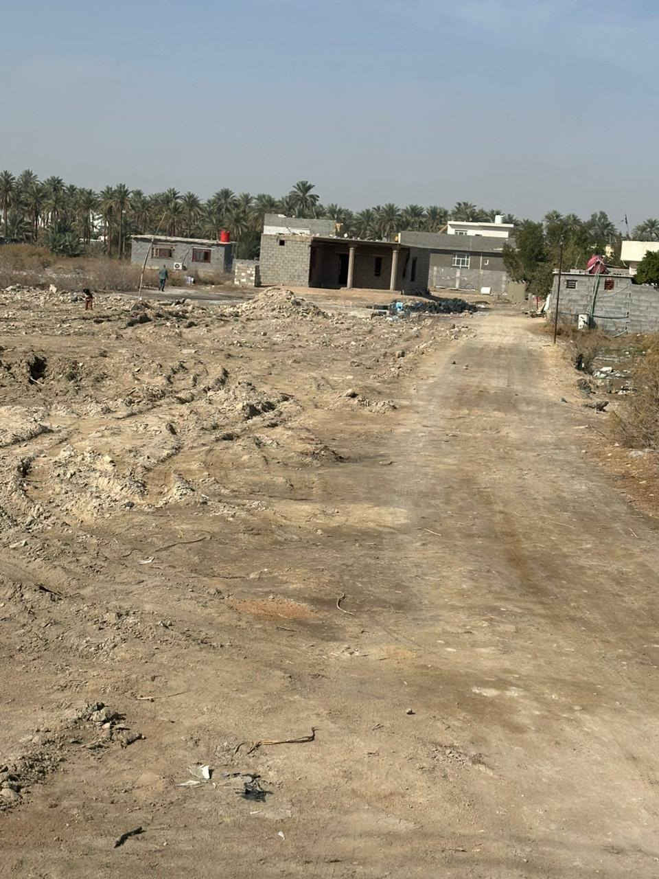 ارض للبيع المكان كربلاء  الحافظ المساحه الف و٦٠٠متر الواجهيه ٤٢متر ونزال ٧٥متر 
الميه ب٧ملاين مقابل مجمع النجمه كربلاء بيناتهن بس البزل  كهرباء المدرسه قريبه عليهه 
لاستفسار عل رقم ***********
مكلفه بنشر التفاصيل يم الرقم
