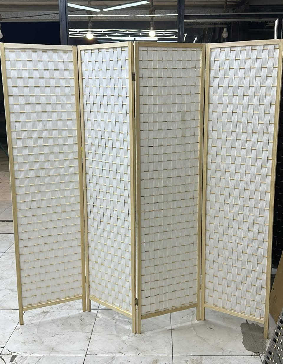 قاطع خشبي (باب قابل الى الطي) 
كل قاطع اربع طلاقات
الطول 180
والعرض 180 
العدد 2 
السعر 80 بي مجال
للتواصل ***********
