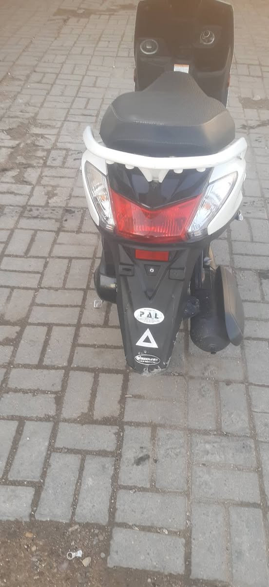 دراجة اكزز z ياباني جديدة لوك مكفوله من كلشي ماشية ٣١ قبق بانزين نفخ ستان كهرباية طلاعات حديث السعر  مليون ٢٥٠  بغداد  ***********
