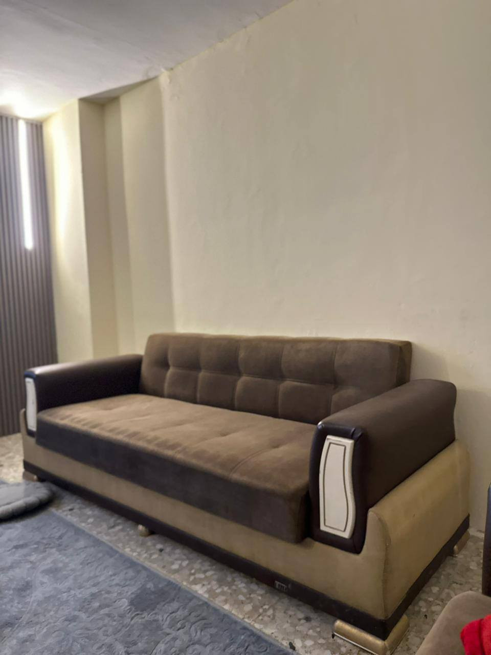 تركي سرير ومخزن ٨ مقاعد ٢٠٠ شراي يتصل على صاحبه مكلفه بالنشر رجاءا ***********
