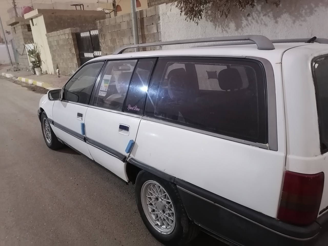 سلام عليكم ورحمة الله وبركاته 
مكلف بنشر

اوبل اوميكه للبيع موديل 1990

محرك كير اكسل  كله جاهز 
تخم تاير ويل كب سياره نظيفه ومعمره جديد. 
سياره علا وضع شركه مامعمره 

تحويل مباشر رقم انكليزي
سنويه مجدده قبل شهر تنتهي لل2030  

سعر 29$ وبيه  مجال بسيط

***********
*********** 

مكان الرمادي
