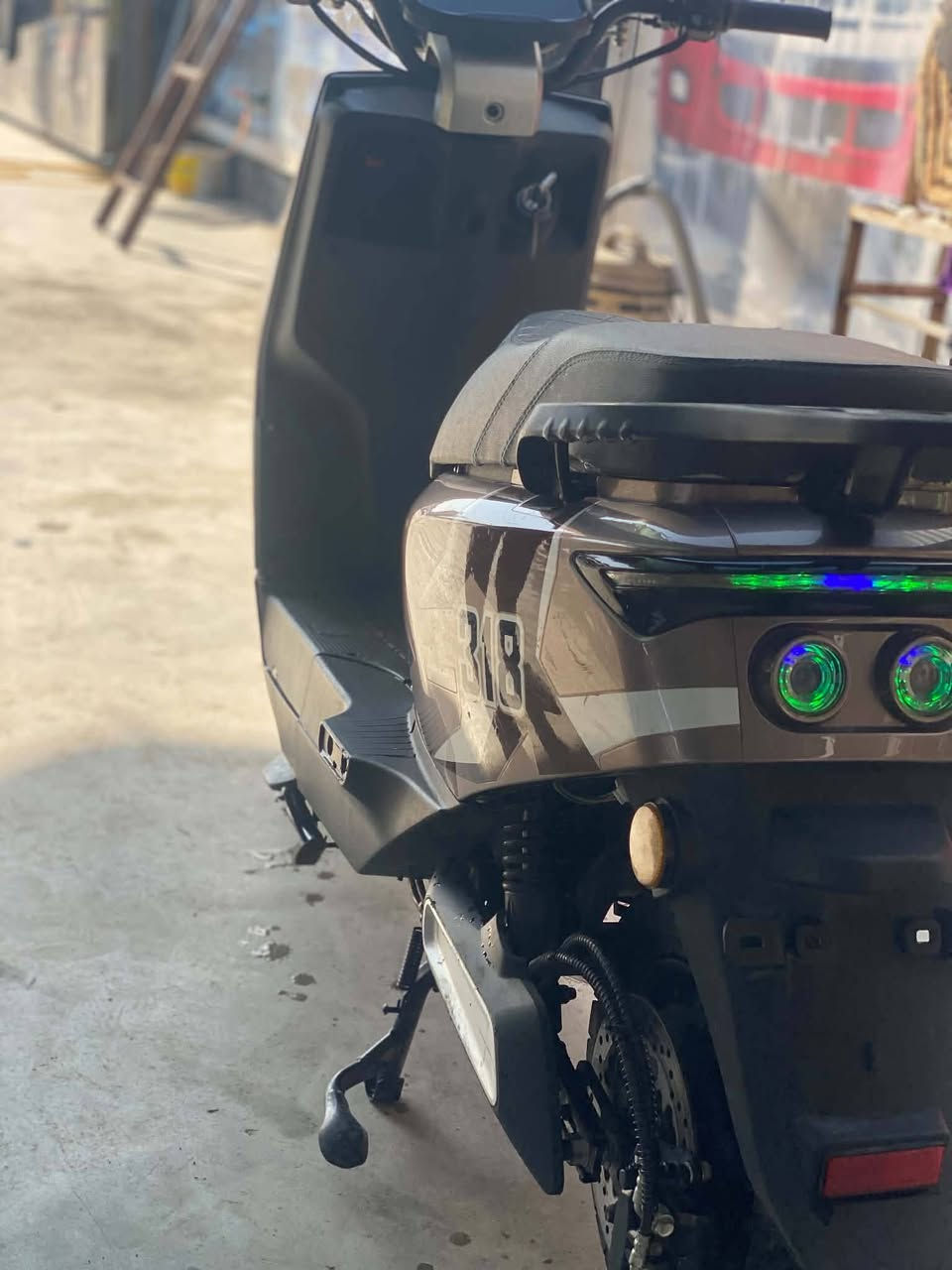 متوفر دراجه 318 نضيفه 2025 شرط غراض كامله كلها شغاله.
6 باتريت شرط نضاف عل فحص كلهم
 المسافه الي يقطعها 40 كيلو واكثر
موصفات معروفه
لايتات عالي ناصي اشاير
نضام بك
4 نمر
ملف 2000 حقيقي
سرعه 70 حقيقي

شاحنه اصليه
سعر 575 

  العنوان موصل مزارع زيونة مقابل دائرة المرور
 ***********
