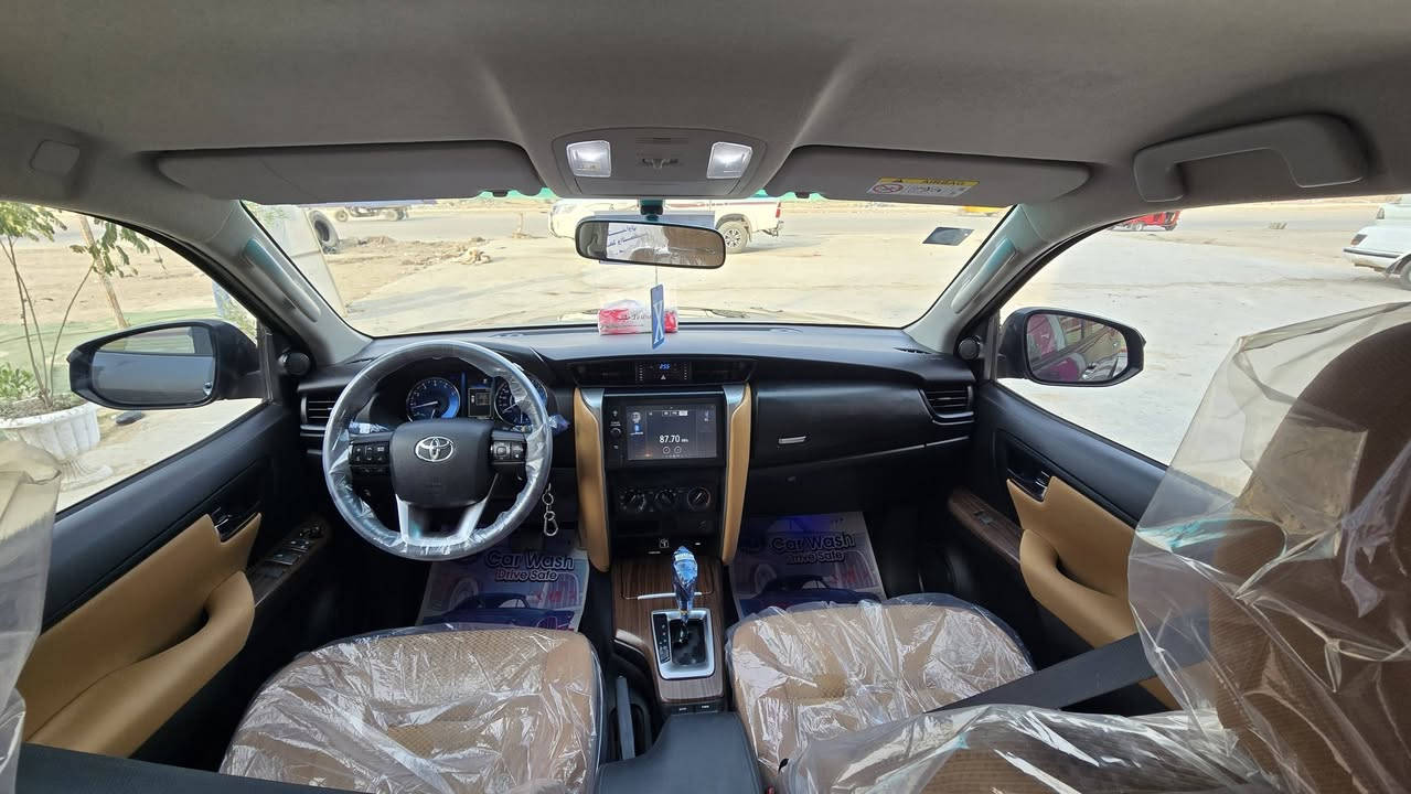 تويوتا فورجنر  2023 خليجي
رقم بغداد دولي ابسمي تحويل مباشر 
السيارة شبه زيرو ماشية 28 الف حقيقي 
محرك 4 سلندر 2700
نضام eco الاقتصادي 
شاشه كامره دواره تحكم استيرن 
حساسات خلفيه واماميه ثلاجة
 اسبير مانازل مواصفات كلش حلؤه بيه 
مانع انزلاق 
مرايا جانبية كهرباء 
لد زينون اصلي 
تبريد 3 قطع 
عدد المقاعد 7
السعر 275 وبيه مجال للشراي 
 البيع للاستفسار الاتصال ***********
العنوان بغداد الرصافة
