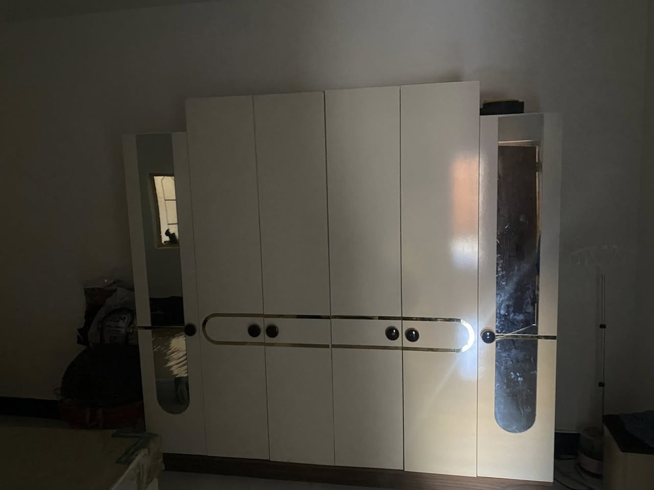 بيع مستعجل غرفه نضيفه صارله ٤ اشهر سعرها ٣٥٠ مكان نجف رقمي ***********
