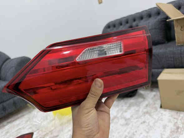 من رخصة الادمن 
تخم بكلايت لكززز led 
كاملات من كل شي 
جديد كلش يرهم للكورلا من 2015 ال 2019
مكاني بصره رقمي *********** وعندي توصيل  السعر 400 للعلم سعرهم اغلى من هيج
