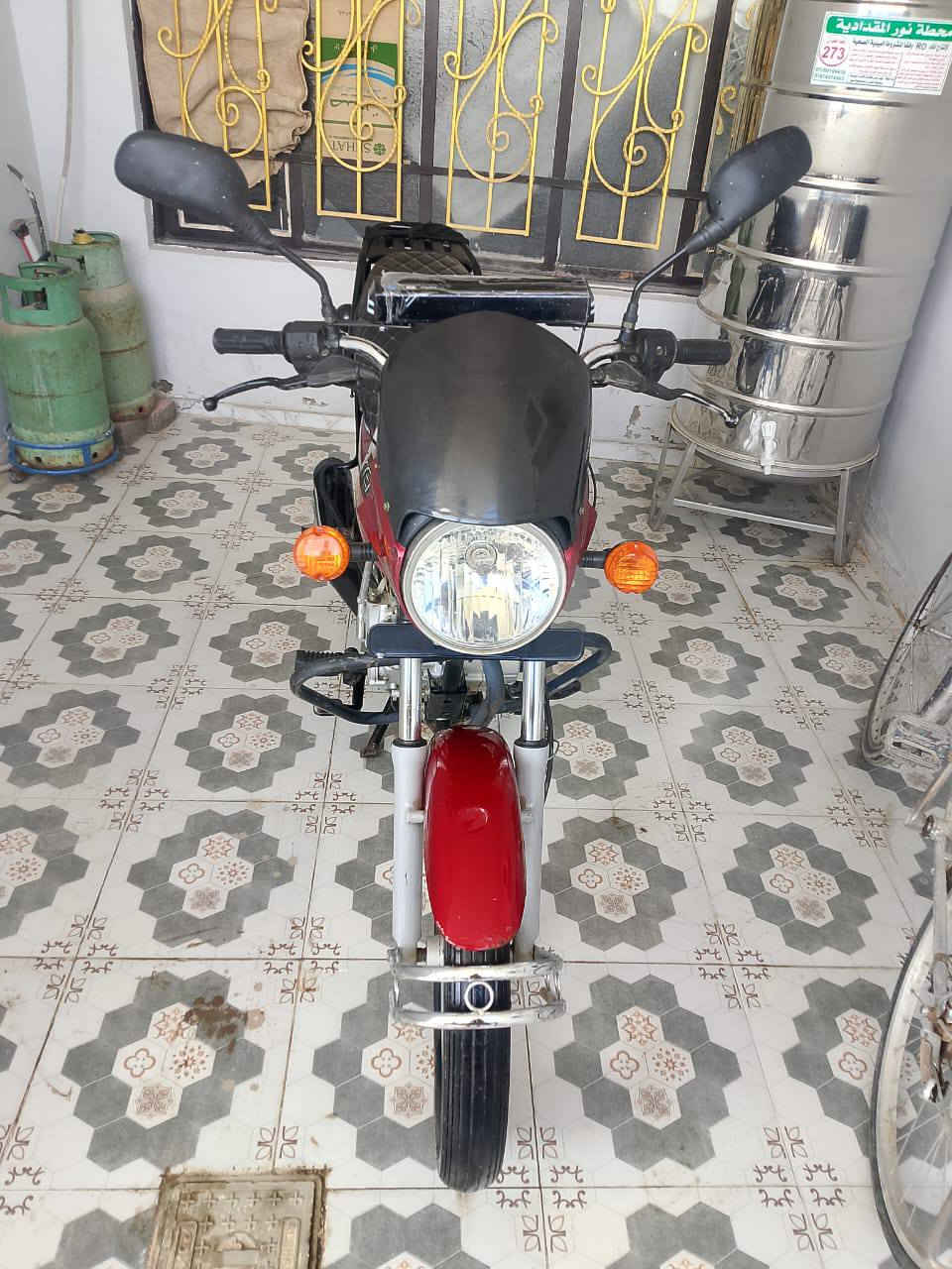 بوكسر ٢١ اي نقص مابي كهربائيات شغاله نكره سلف مكينه ناعمه وخير من الله شلعه معدل يخبل اوراق كامله داخله كمرك يعني بس تروح ترقم سعرها مليون و٥٠ وبيها مجال مكاني ديالى شهربان ***********
