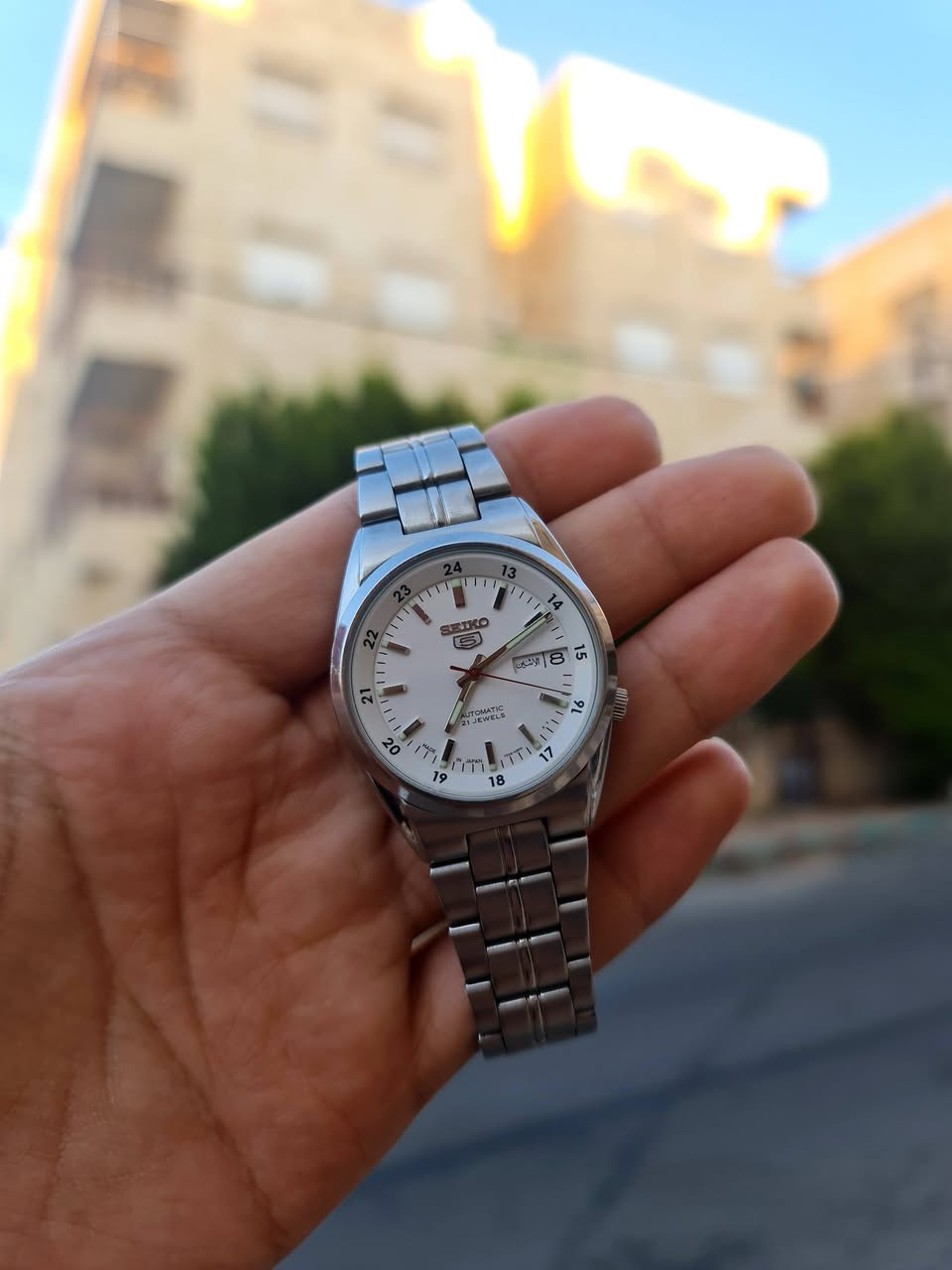 🚨🔥 فرصة نادرة لا تعوّض لعشّاق الفينتج 🔥🚨

SEIKO AUTOMATIC VINTAGE 🇯🇵 MADE IN JAPAN

⌚️ أناقة كلاسيكية أصيلة بتفاصيل دقيقة لعشّاق الذوق الراقي

✨ الحالة: نظيفة جداً – مخزنة – شبه جديدة

✨ من النوادر اللي صعب جداً تلاقيها بهيك حالة

✨ الماكينة: أوتوماتيك – Automatic Movement

✨ عدد الجواهر: 21 Jewels 💎

✨ ماكينة مكشوفة (Skeleton Caseback) – عرض حي لجمال الماكينة 🔥

✨ نظام 24 ساعة (24H) مثل الموضح على الميناء

✨ إضاءة ليلية LUMINOUS – وضوح كامل بالظلام 🌙

✨ عرض اليوم والتاريخ (عربي / إنجليزي)

🔑 مفتاح جانبي (Crown) – تحكم دقيق بضبط الوقت والتاريخ بكل سلاسة 👌

✨ ستانلس ستيل كامل – متانة وأناقة

💥 قطعة تجمع بين الندرة والفخامة… ومثالية لهواة الجمع والتميّز
⚠️ هيك ساعة بهيك نظافة ما بتتكرر… والفرصة سريعة
📩 تواصل خاص للحجز قبل ما تروح 👌

للبيع بسعر مغري🔥🔥🔥
 والله يبارك لصاحب النصيب 🌹❤️

للتواصل على الرقم التالي او على الخاص 0795472588

✨️⌚️يرجى متابعة الصفحه لكي يوصلكم كل ما هو جديد ✨️⌚️


**إذا كنت صاحب هذا الإعلان وتريد حذفه لأي سبب، رجاءا أرسل رسالة إلى الدعم الفني**