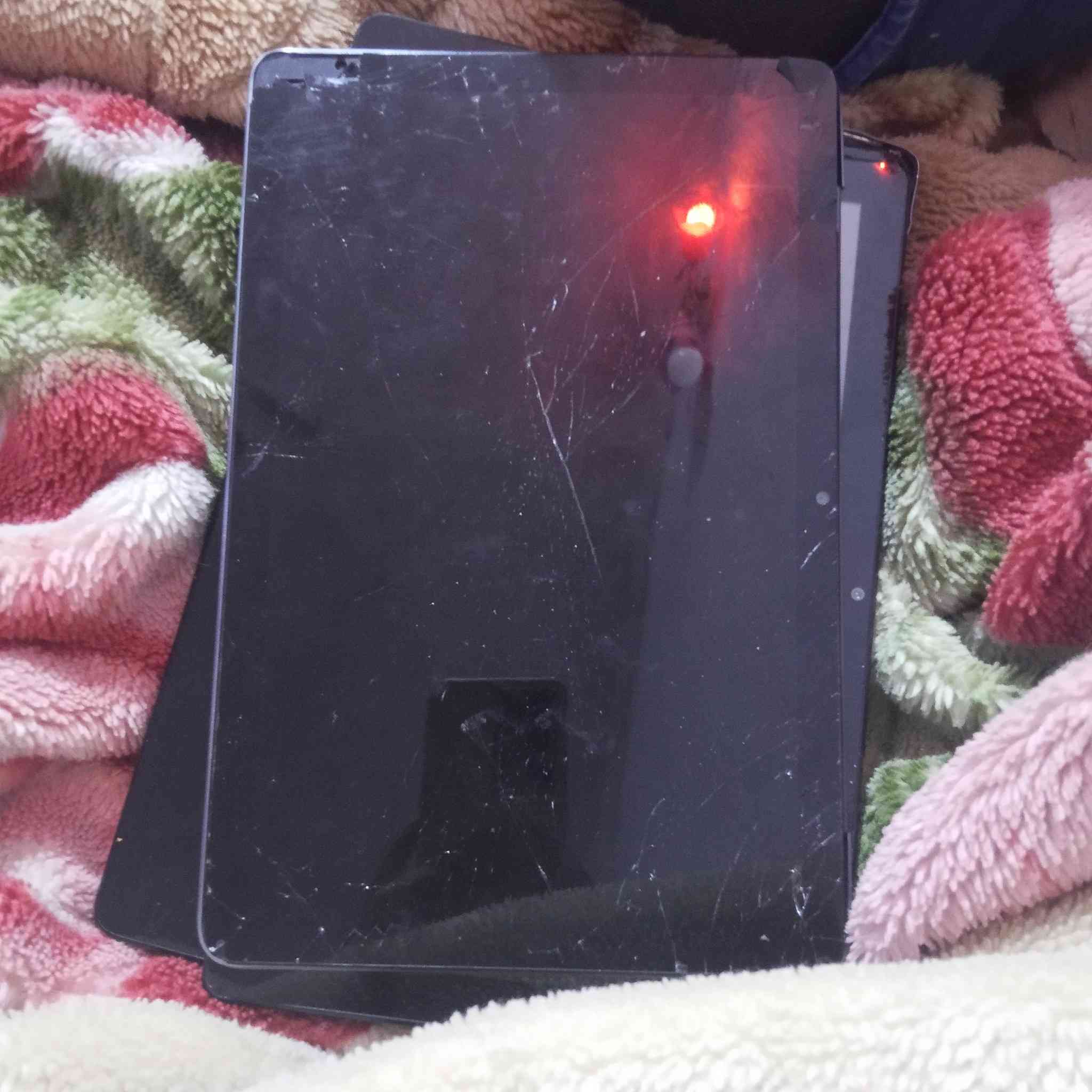 السلام عليكم 3ايبادات عطلهن شاشات قيم واخذ مكاني لامين الثانيه


**إذا كنت صاحب هذا الإعلان وتريد حذفه لأي سبب، رجاءا أرسل رسالة إلى الدعم الفني**