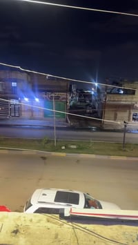 للإيجار شقه طابق اول مساحتها ١٢٠ جبيره  غرفتين وصاله كبيره ومطبخ واسع ...