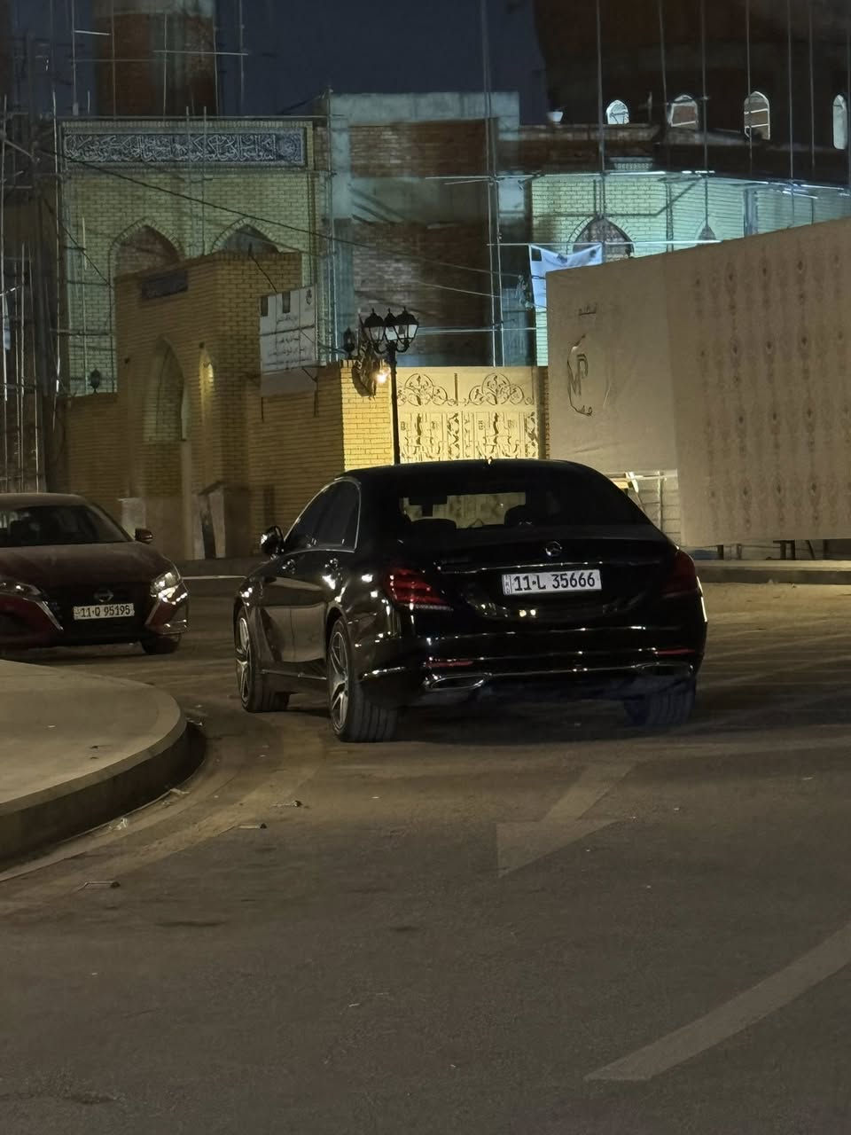 لبيع فقط بدون مراوس
mercedes S class 560 
موديل : 2020
عداد الكيلومتر :  61miles
عدد الاسطوانات : 8 سلندر
عدد الاحصنة : 469
عزم الدوران : 700
عدد المقاعد : 4 VIP
السيارة عليها ppf  
برادت بلاد جانبية + خلفية
اضائة داخلية 64 لون
مساج بالكشنات 
عدد السماعات 31شركة burmester
ذاكرة مقاعد و وضعيات قيادة
شاحن وايرلس عدد 2 
تايرات ران فلات
انارة ترحيبية 
لايت لليزر
مازدات امامية 
بانوراما تضليل كهربائي
الدواسات بعدها على وضع الشركة
السياره حادثها شخط ب التكمة فقط ومبخوخ 
بدون ايرباك بدون تبديل اي شي بيها كله بلادي
السيارة جديدة
بيها رقم شبه مميز 35666
السعر 52,700 وبيها مجال
***********
