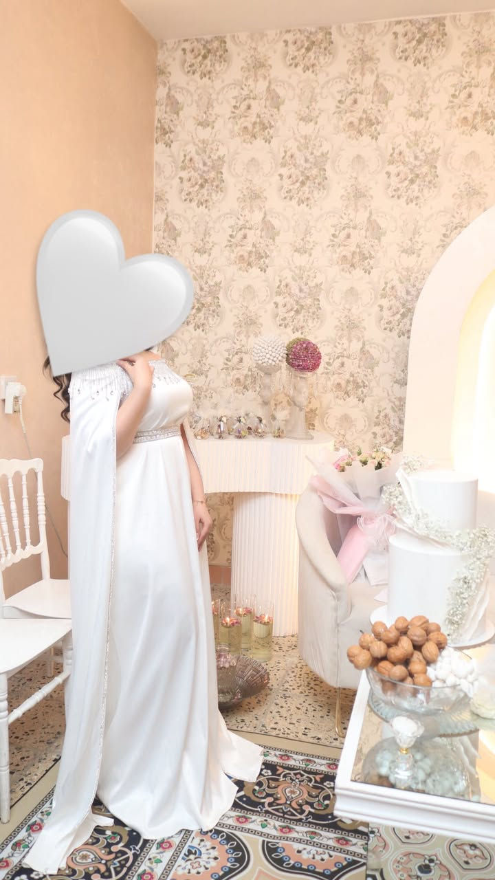 مرحبا حبيبتي تنشريلي القفطان مالتي مال خطوبه لابسه بس ساعتين على كد العقد قران ونزعته اخذته من علي كوزال 200 اريده ب150 يخبل بلبس 
قياس  سمول ويلبس لارج  لانو  بي لاستيكه مطاط


**إذا كنت صاحب هذا الإعلان وتريد حذفه لأي سبب، رجاءا أرسل رسالة إلى الدعم الفني**