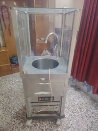 قراض مطعم للبيع جدن نضيفات وشقالات قلايه كنتاكي في حاله جيده ام الحساس...