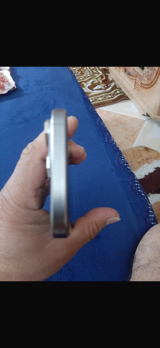 السلام عليكم 
أيفون 15 برو ماكس ألون تيتانيم نضيف 
تفاصيل بل صور 
السعر 1050
المكان البياع حي الأعلام 
***********
