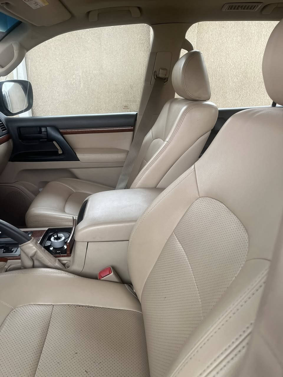 لاند كروز 2014بريم موصفات البريم معروف السياره مكفولة كفالة عامة مبدلة دعامية لجمالية لاستفسار *********** السيارة مال بيت
