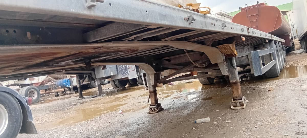 السلام عليكم عربامه اوربيه شمتز منفيس جادر شاصي كرنفايس جديده *********** بغداد جرف النداف معرض ابن المدائن
